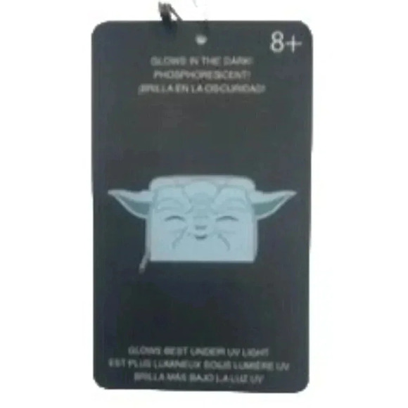 NWT Star Wars Yoda Hologram Loungefly Disney Glow in the Dark Wallet - Picture 8 of 9